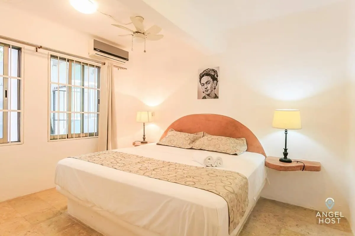 Amazing Location Steps To Beach & Nightlife Playa del Carmen Apartment